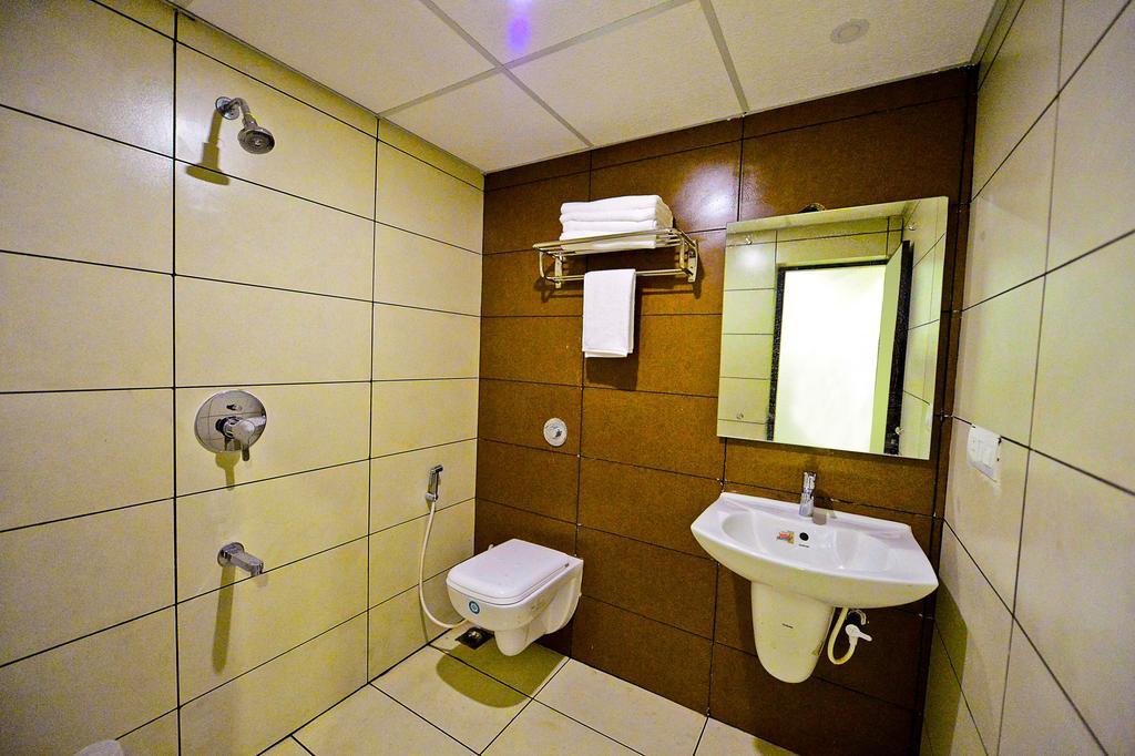 Qik Stay @ S.K. Continental ไมซอร์ ภายนอก รูปภาพ