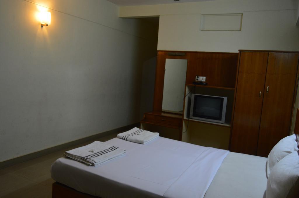 Qik Stay @ S.K. Continental ไมซอร์ ภายนอก รูปภาพ