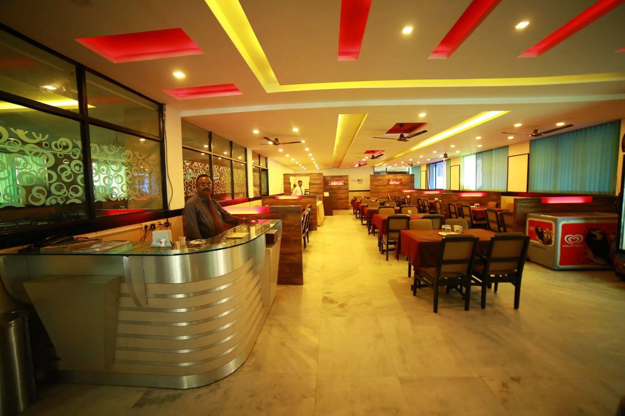 Qik Stay @ S.K. Continental ไมซอร์ ภายนอก รูปภาพ