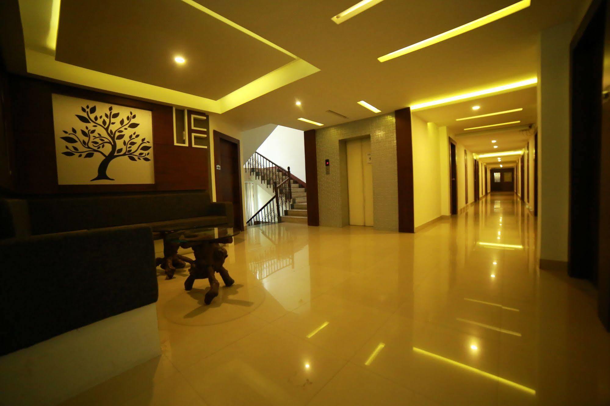 Qik Stay @ S.K. Continental ไมซอร์ ภายนอก รูปภาพ
